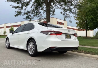 2021 Toyota Camry LE - miniatura 12