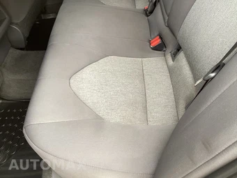 2021 Toyota Camry LE - miniatura 18