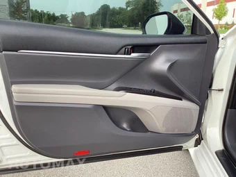 2021 Toyota Camry LE - miniatura 20