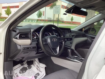 2021 Toyota Camry LE - miniatura 21