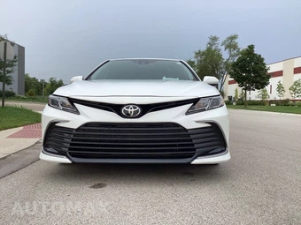 2021 Toyota Camry LE - miniatura 5