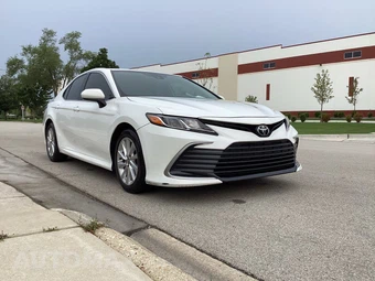 2021 Toyota Camry LE - miniatura 9