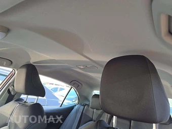 2021 Toyota Camry LE - miniatura 11