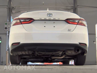 2021 Toyota Camry LE - miniatura 7