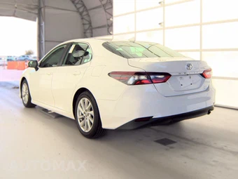 2021 Toyota Camry LE - miniatura 8
