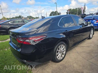 2021 Toyota Camry LE - miniatura 3