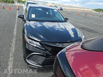 2021 Toyota Camry LE - miniatura 2