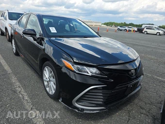 2021 Toyota Camry LE - miniatura 3