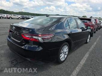 2021 Toyota Camry LE - miniatura 4