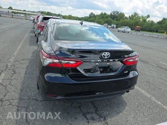 2021 Toyota Camry LE - miniatura 5
