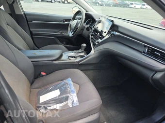 2021 Toyota Camry LE - miniatura 8