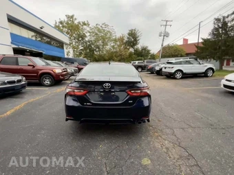 2021 Toyota Camry SE - miniatura 4