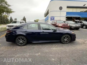 2021 Toyota Camry SE - miniatura 5