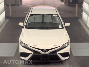 2021 Toyota Camry SE - miniatura 2