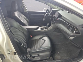 2021 Toyota Camry SE - miniatura 8