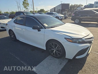 2021 Toyota Camry SE - miniatura 3
