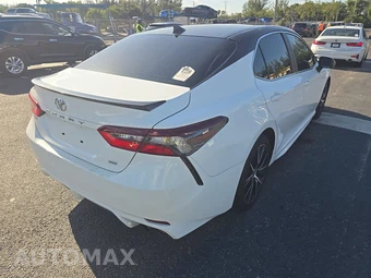 2021 Toyota Camry SE - miniatura 4