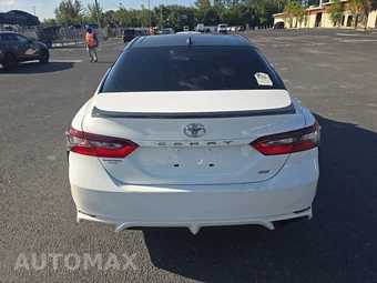 2021 Toyota Camry SE - miniatura 5