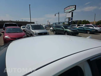 2021 Toyota Camry SE - miniatura 12