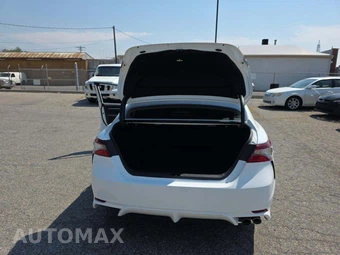 2021 Toyota Camry SE - miniatura 14