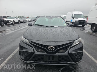 2021 Toyota Camry SE - miniatura 2