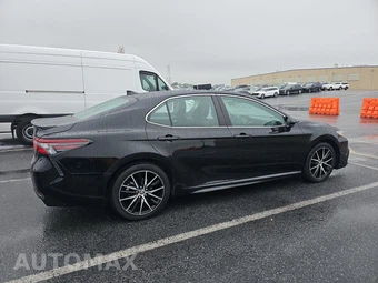 2021 Toyota Camry SE - miniatura 4