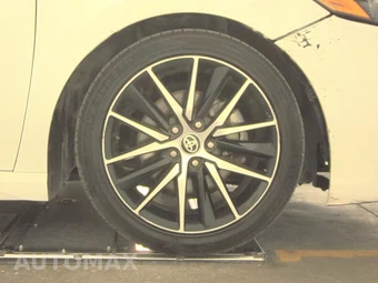 2021 Toyota Camry SE - miniatura 10