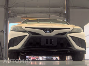 2021 Toyota Camry SE - miniatura 3