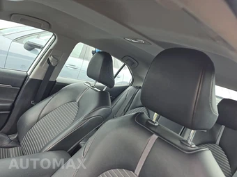 2021 Toyota Camry SE - miniatura 14