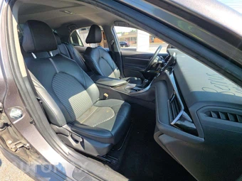 2021 Toyota Camry SE - miniatura 18