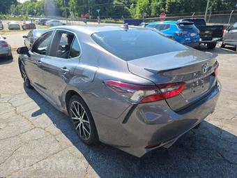2021 Toyota Camry SE - miniatura 2