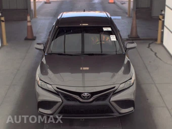 2021 Toyota Camry SE - miniatura 2