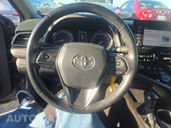 2021 Toyota Camry SE - miniatura 10