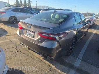 2021 Toyota Camry SE - miniatura 4
