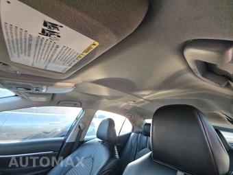 2021 Toyota Camry SE - miniatura 19
