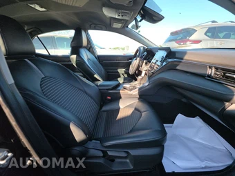 2021 Toyota Camry SE - miniatura 8