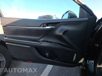 2021 Toyota Camry SE - miniatura 9