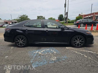 2021 Toyota Camry SE - miniatura 4