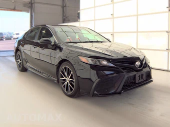 2021 Toyota Camry SE - miniatura 3