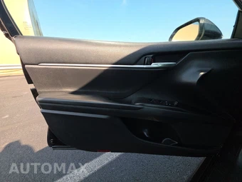 2021 Toyota Camry SE - miniatura 9