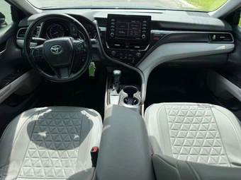 2021 Toyota Camry SE - miniatura 11