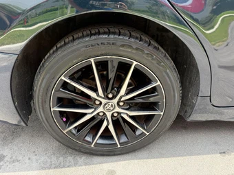 2021 Toyota Camry SE - miniatura 18