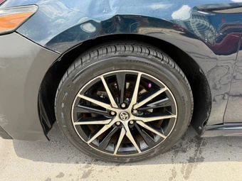 2021 Toyota Camry SE - miniatura 20
