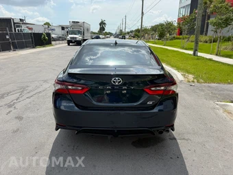 2021 Toyota Camry SE - miniatura 4