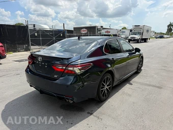 2021 Toyota Camry SE - miniatura 5
