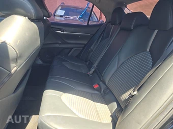 2021 Toyota Camry SE - miniatura 13