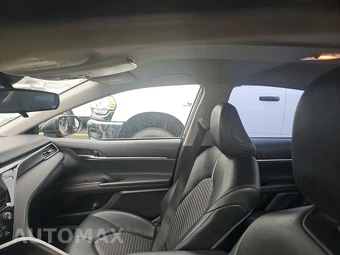 2021 Toyota Camry SE - miniatura 18