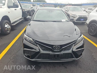 2021 Toyota Camry SE - miniatura 2