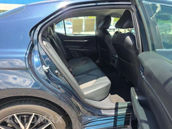 2021 Toyota Camry SE - miniatura 13