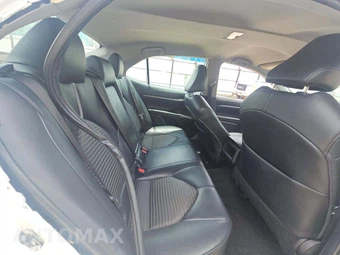2021 Toyota Camry SE - miniatura 16